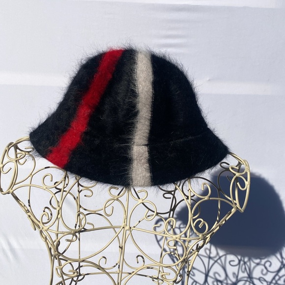 Winter hat - Picture 4 of 4